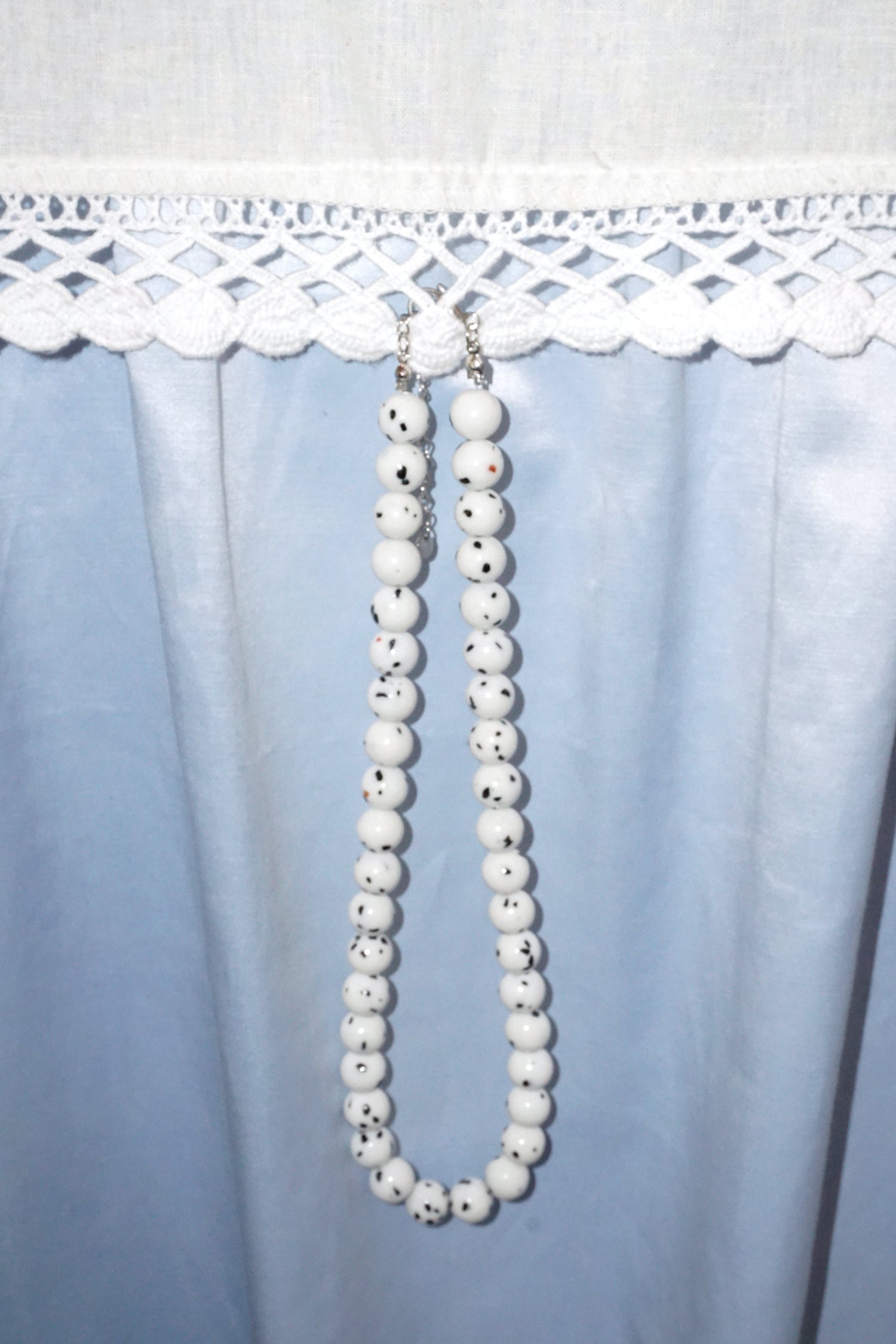 DALMATIAN BEAD NECKLACE