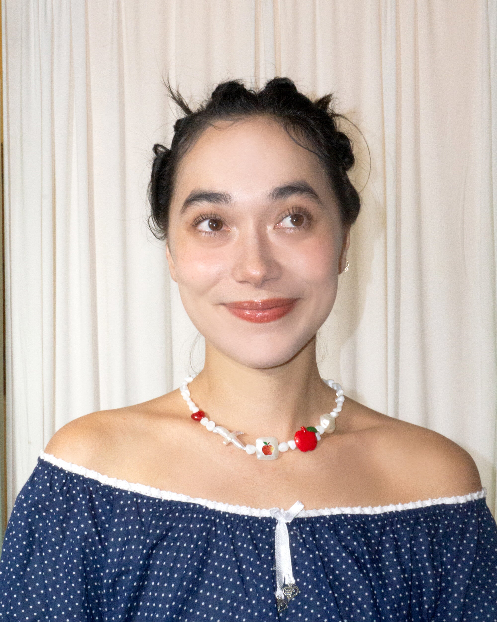 MORNING APPLE NECKLACE
